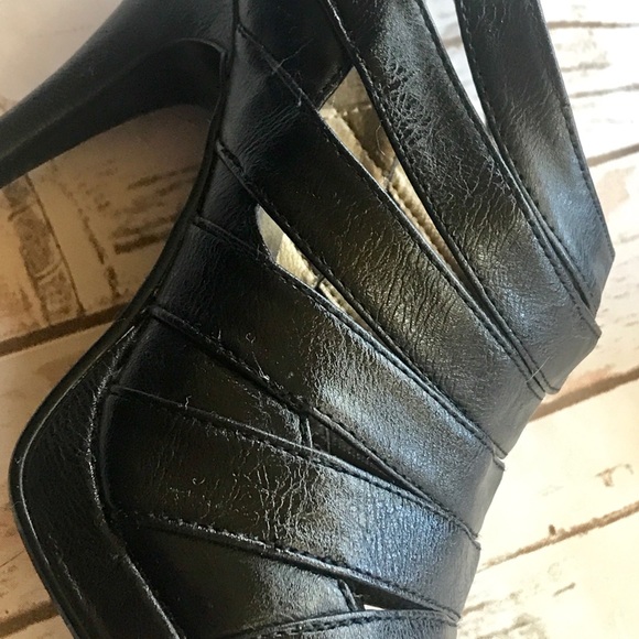 Strappy Caged Sandals. - Picture 6 of 7